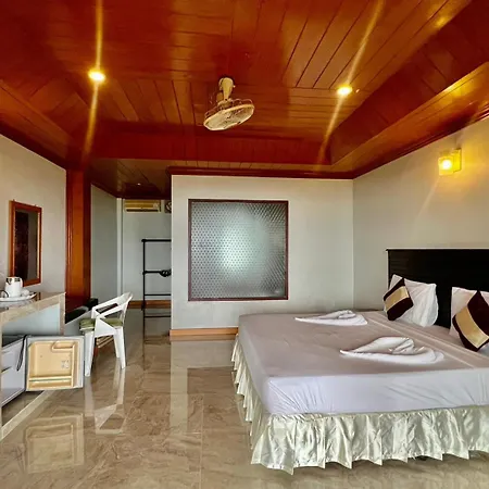 Haad Khuad Resort